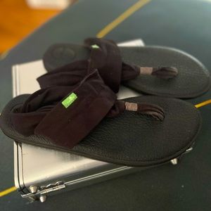 USED Sanuk Yoga Sling Sandals